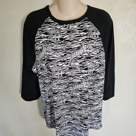 LuLaRoe Randy Black White Zebra Tiger Raglan Sleeve Top Size Women's XL - Picture 4 of 10